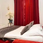 Nice 2 Rooms In The Heart Of Cannes